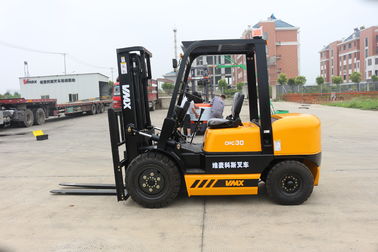 Manual Transmission 6000mm Diesel Operated Forklift