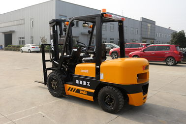 Manual Transmission Diesel Powered Forklift 3.5 Ton Max Lifting Height 6000mm