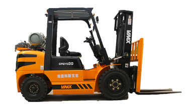 3000KG LPG Forklift Hydraulic Transmission / Sit Down Forklift With Gasoline Engine